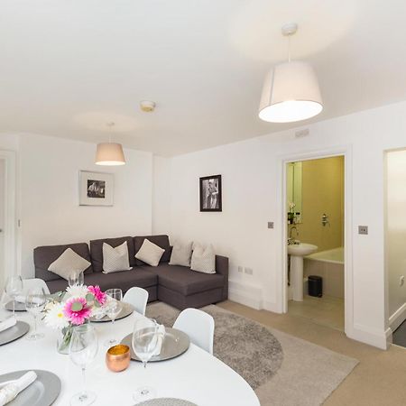 Picton 2Br Apartment - Prime Location & Comfort Londen Buitenkant foto